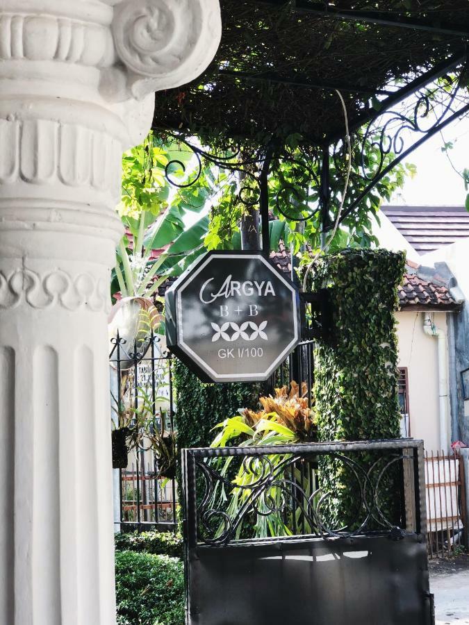 Argya Guesthouse Джокьякарта Экстерьер фото